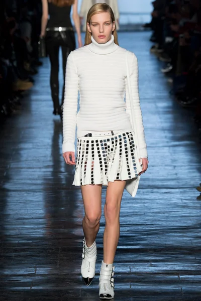 Look 9